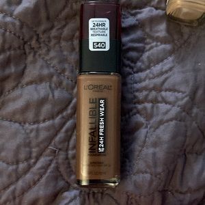 L’Oréal infallible 24 hour foundation spf25